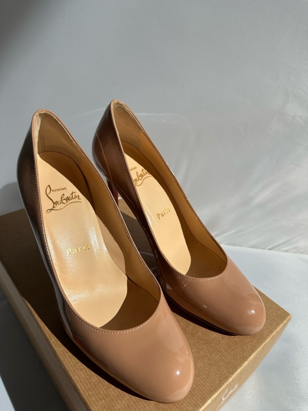 Christian Louboutin Nude Patent Leather Simple Pumps